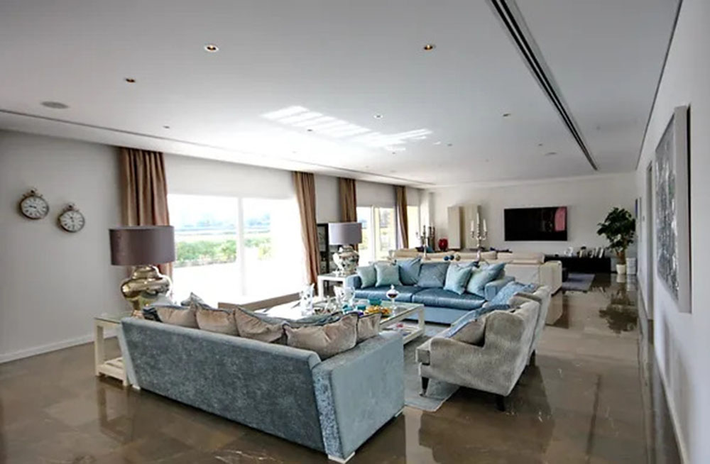 Luxurious 4-bedrooms Villa